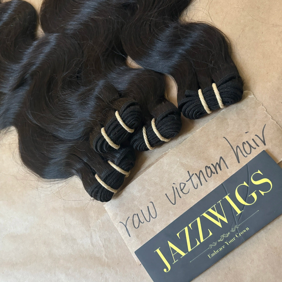 Raw body wave 4 bundles with 13x6 HD lace frontal for Black women.